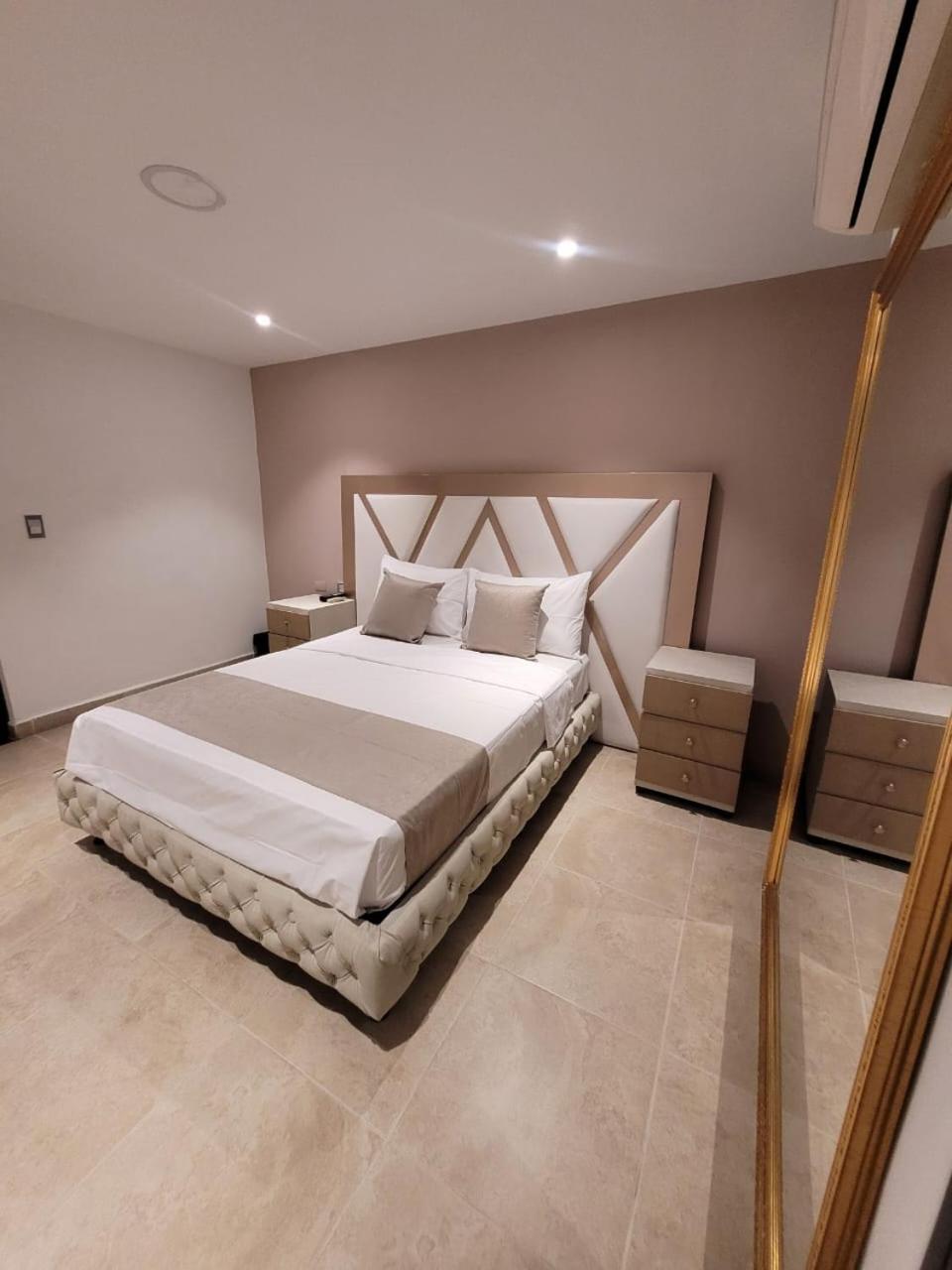 Hotel Med 33 เมเดยิน ภายนอก รูปภาพ