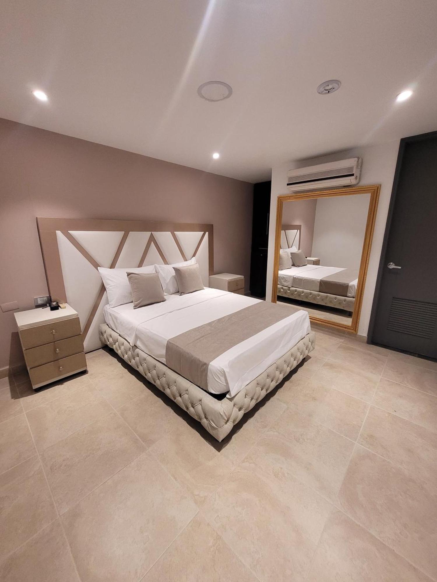 Hotel Med 33 เมเดยิน ภายนอก รูปภาพ